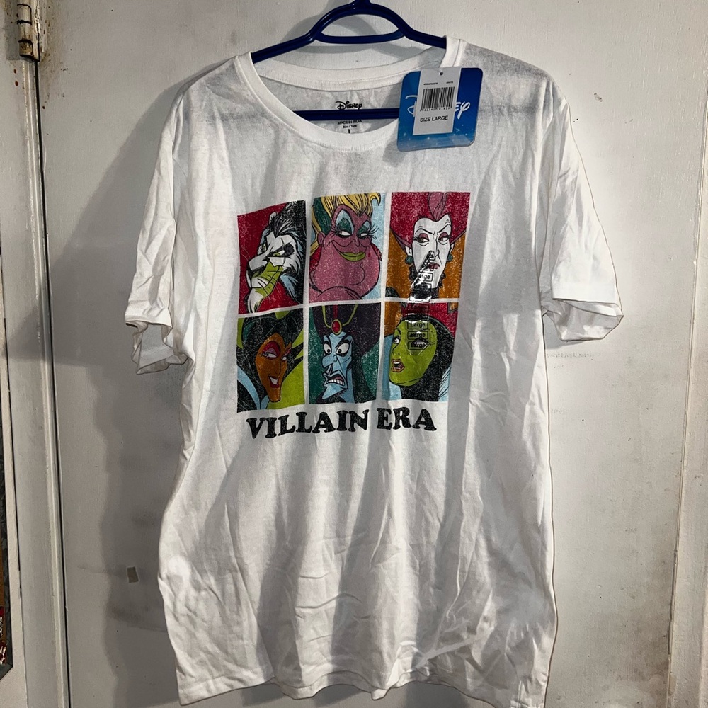 Disney Villains White Short Sleeve Tee with Pop Art Design (Villain Era)